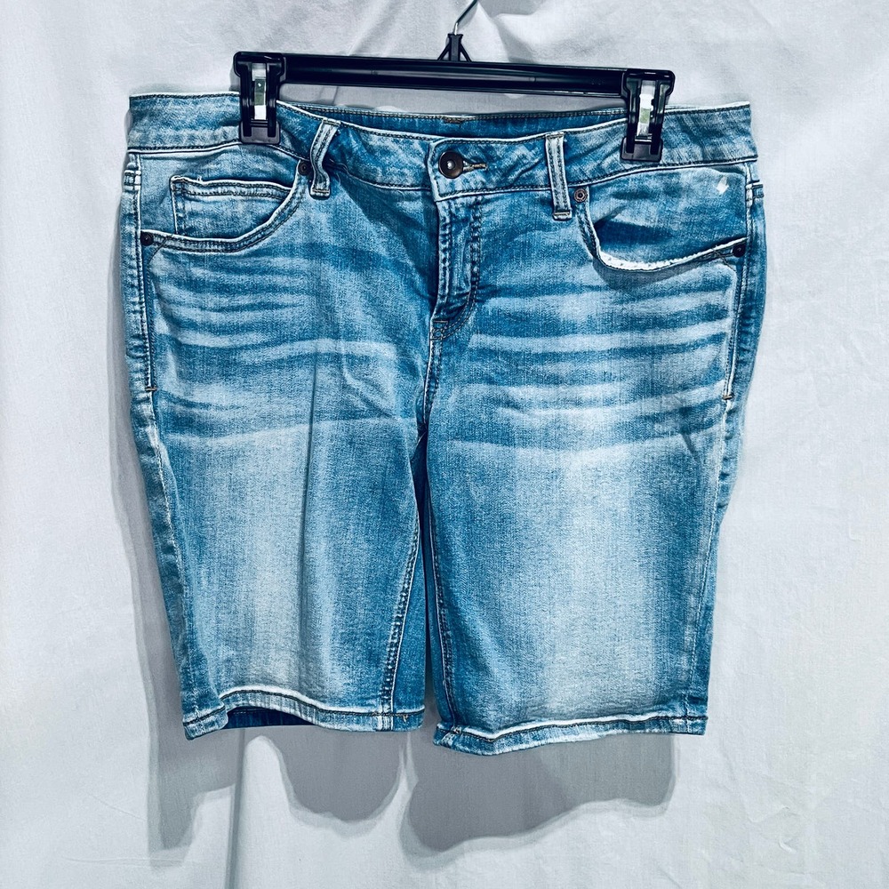 JCP Lightwash Denim Bermuda Shorts Petite 12